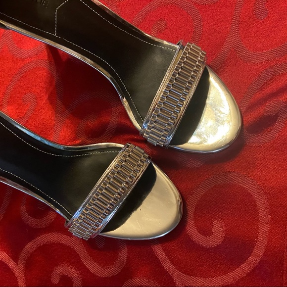 New Kendall & Kylie Silver Open Toe Heels 9 - Picture 6 of 7